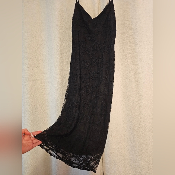 PrettyLittleThing Sexy Slinky Dress with Black Floral Lace Overlay - Size US18 - Picture 11 of 14